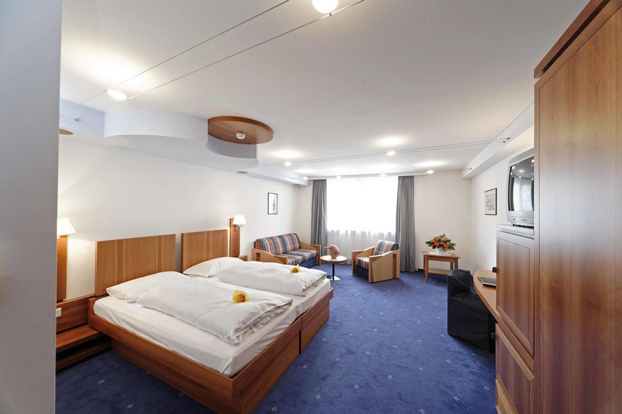 Hotel Krone - Eat, Drink, Stay Μπρεσανόνε Εξωτερικό φωτογραφία
