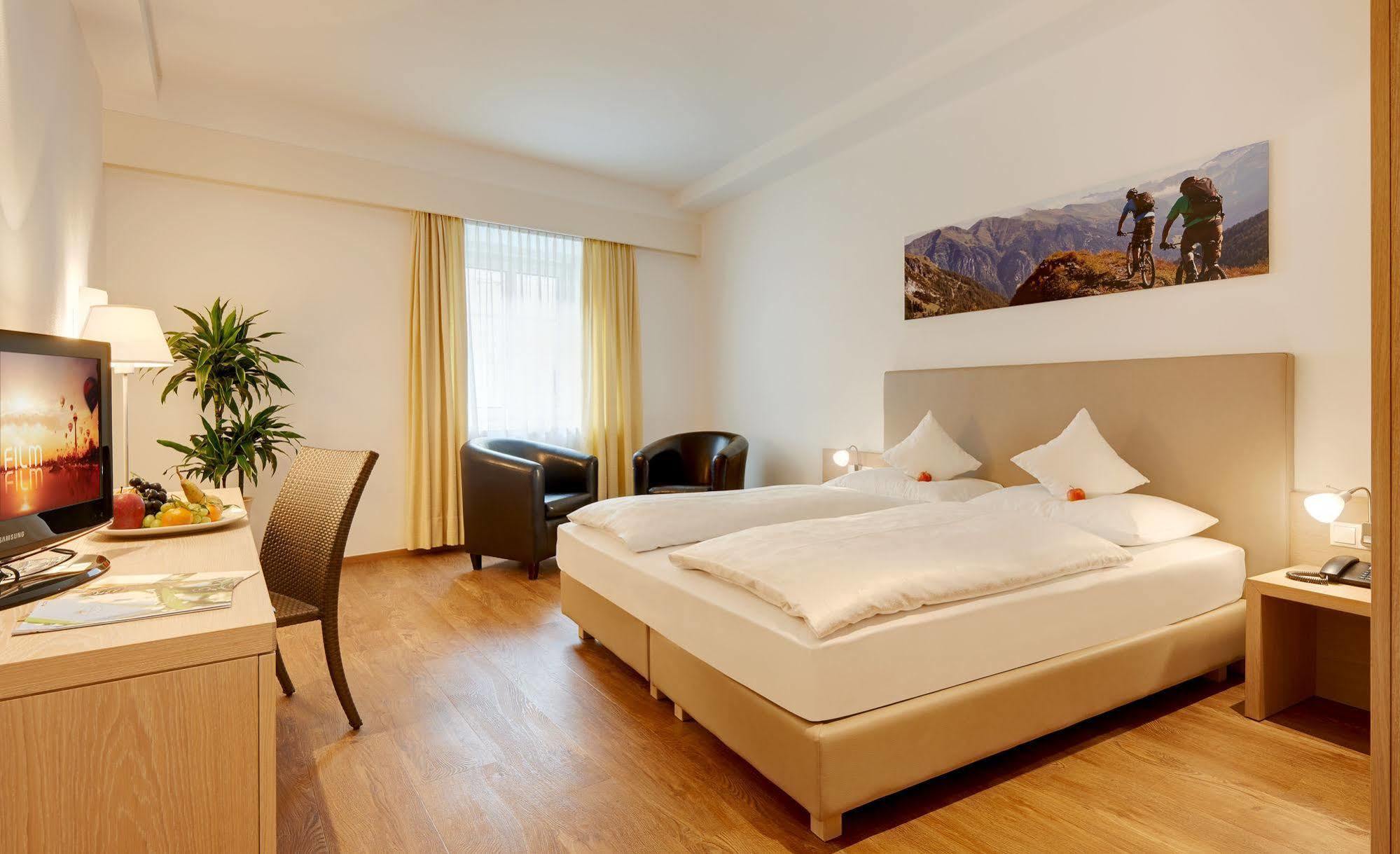 Hotel Krone - Eat, Drink, Stay Μπρεσανόνε Εξωτερικό φωτογραφία