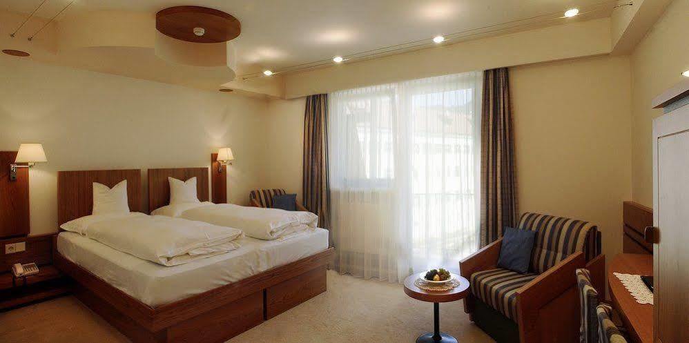 Hotel Krone - Eat, Drink, Stay Μπρεσανόνε Εξωτερικό φωτογραφία